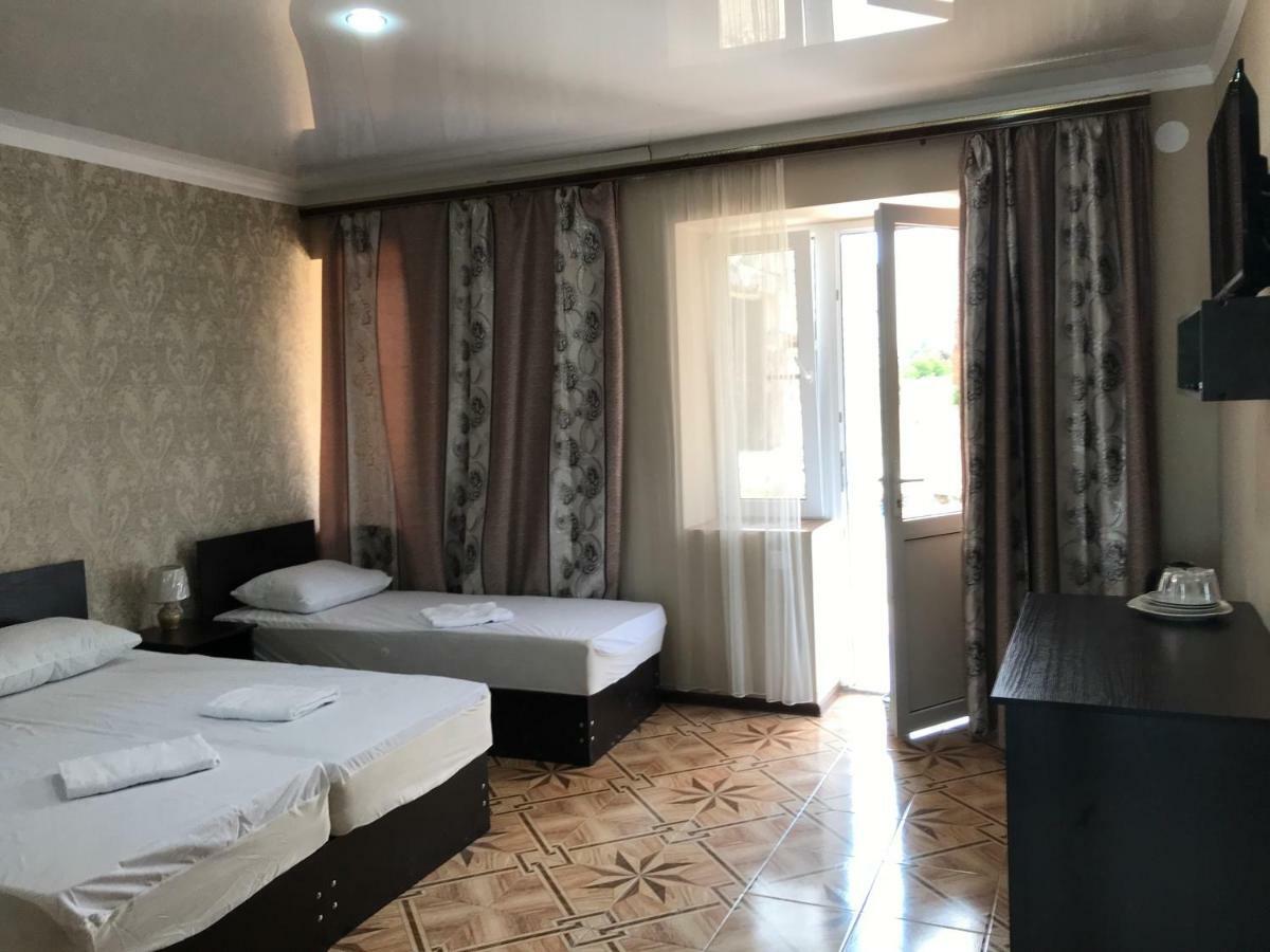 Hôtel Ainar à Gagra Extérieur photo