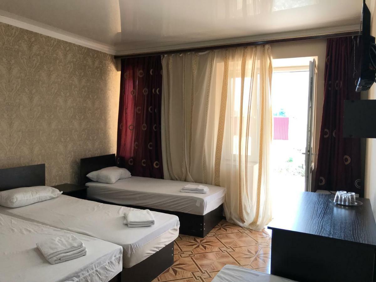 Hôtel Ainar à Gagra Extérieur photo