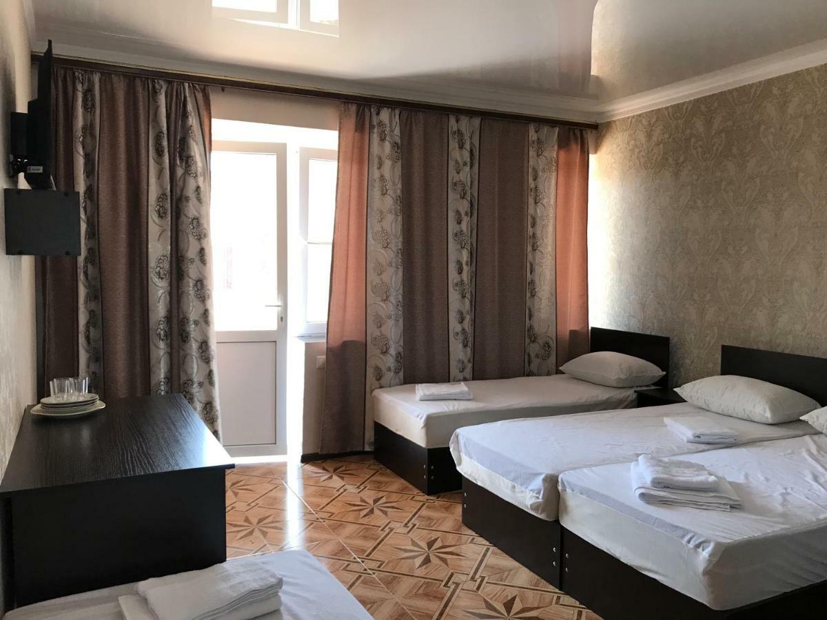 Hôtel Ainar à Gagra Extérieur photo
