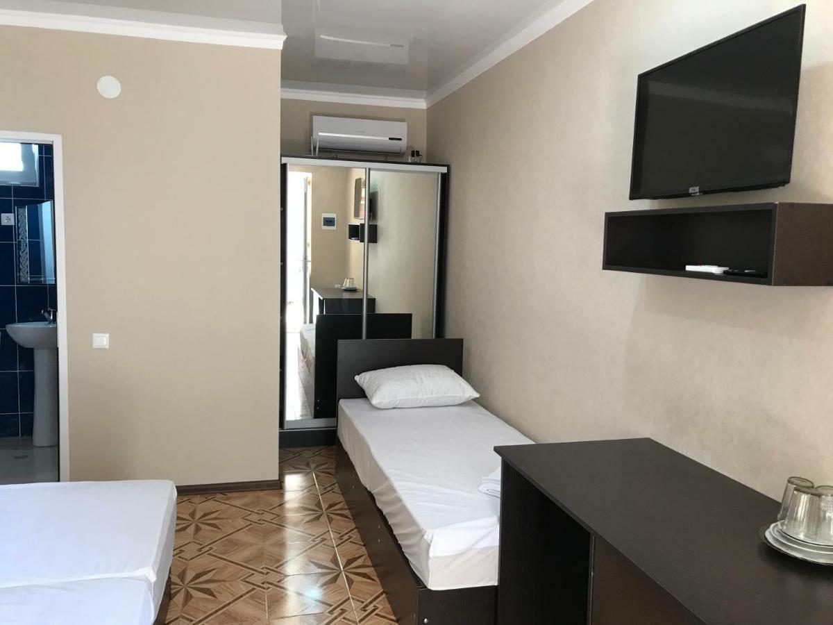 Hôtel Ainar à Gagra Extérieur photo