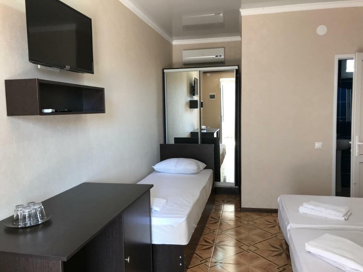 Hôtel Ainar à Gagra Extérieur photo