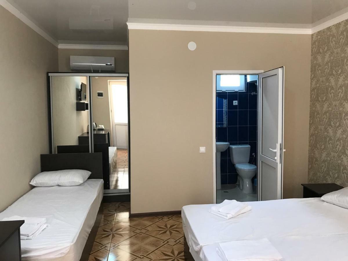 Hôtel Ainar à Gagra Extérieur photo