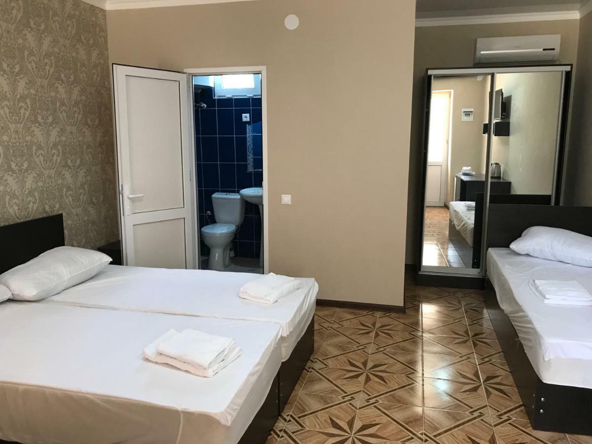 Hôtel Ainar à Gagra Extérieur photo