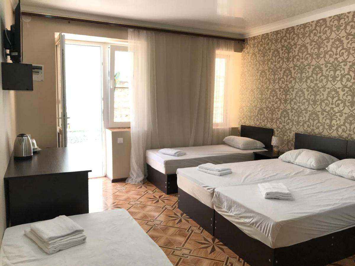 Hôtel Ainar à Gagra Extérieur photo