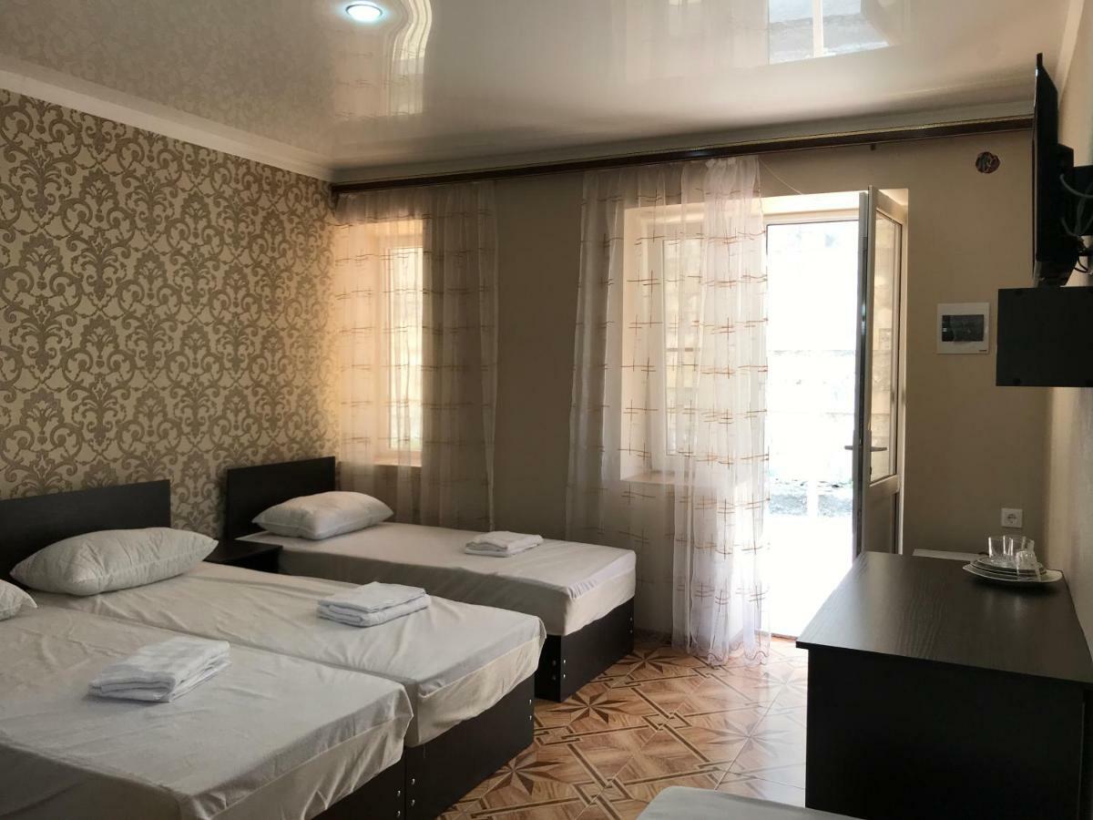 Hôtel Ainar à Gagra Extérieur photo
