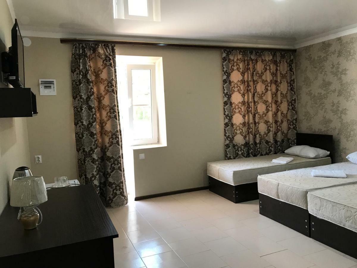 Hôtel Ainar à Gagra Extérieur photo