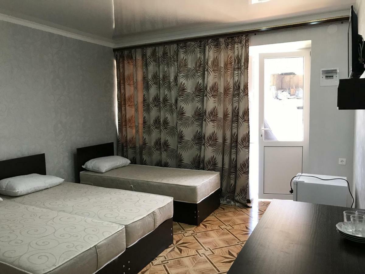 Hôtel Ainar à Gagra Extérieur photo